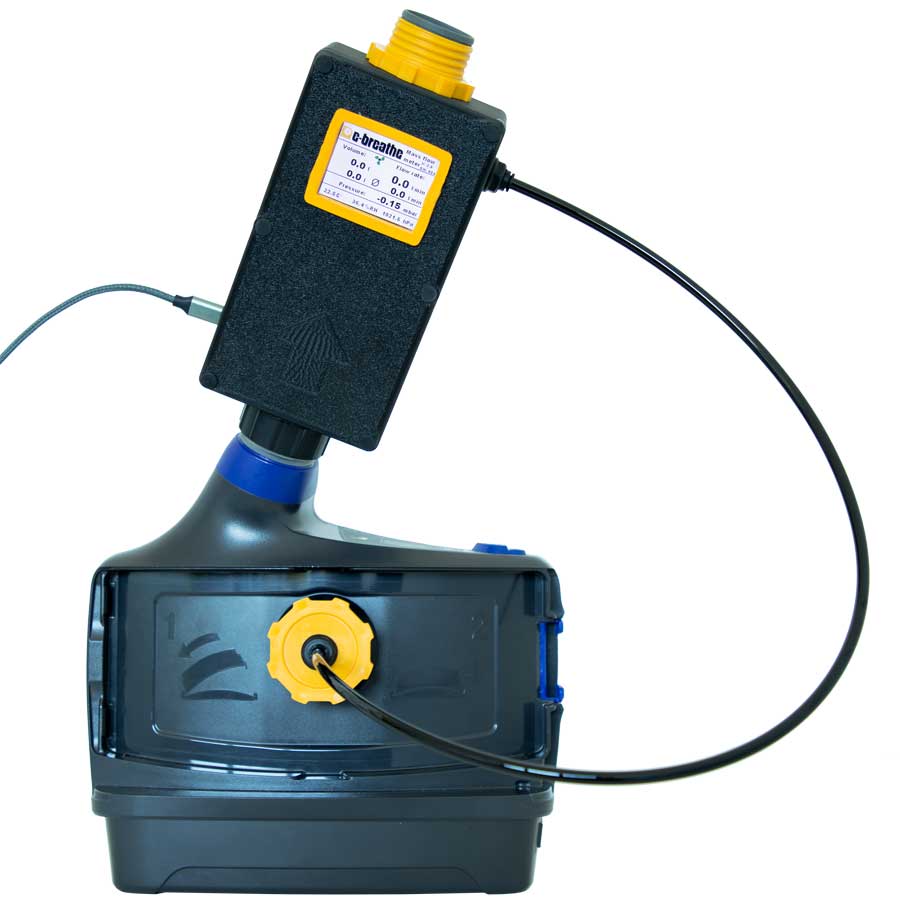 Gebläsedichtigkeitstest mit digitalem Prüfroh e-breathe Mass Flow Meter am 3M TR-600 Gebläse